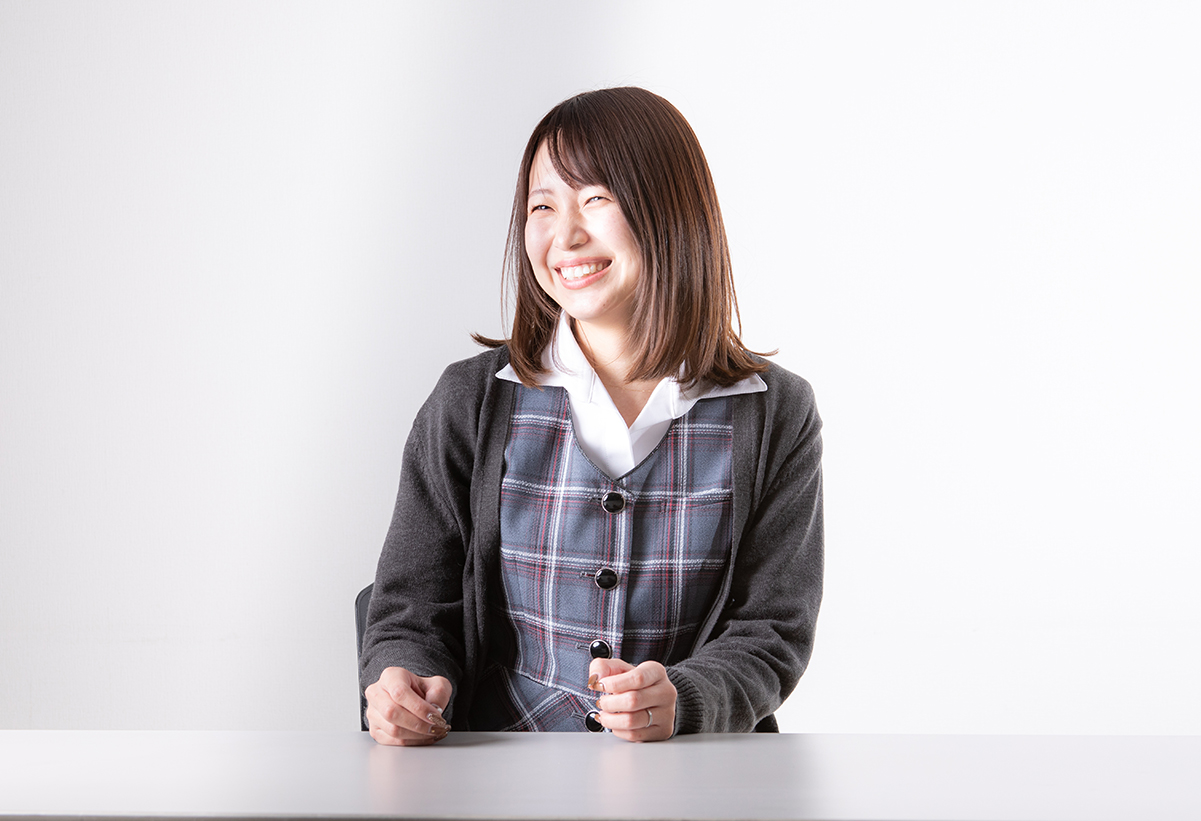 事務インタビュー